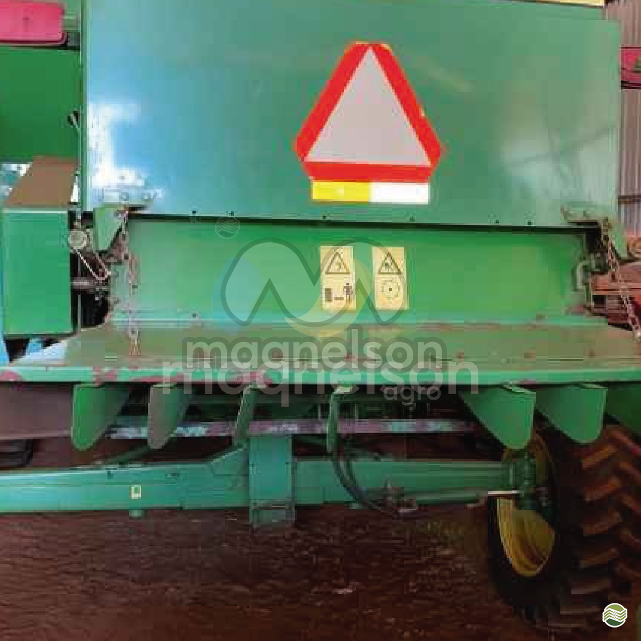 COLHEITADEIRA JOHN DEERE JOHN DEERE 1175 Maqnelson Seminovos Agro UBERLANDIA MINAS GERAIS MG